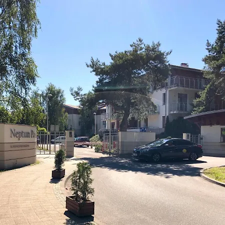 Neptun Park - 100m Od Plazy Апартаменты *